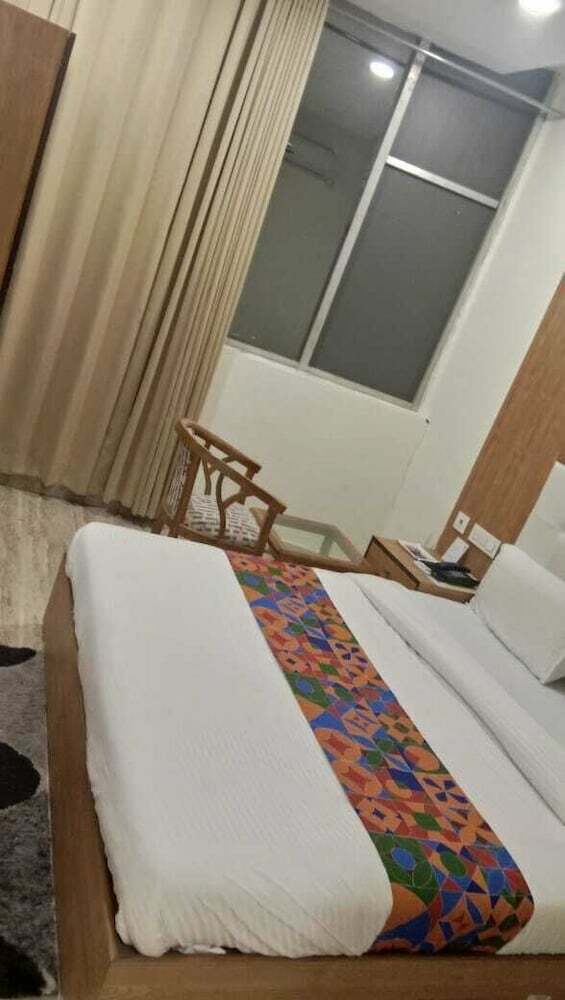 Hotel Lazeeno Classic