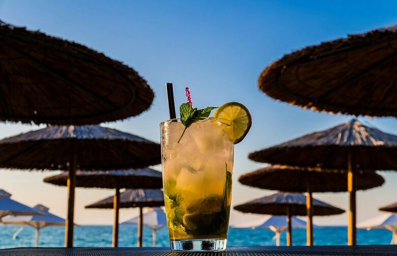 Hotel Grand Bleu Beach Resort