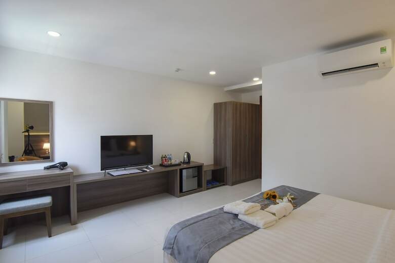 Hera Hotel