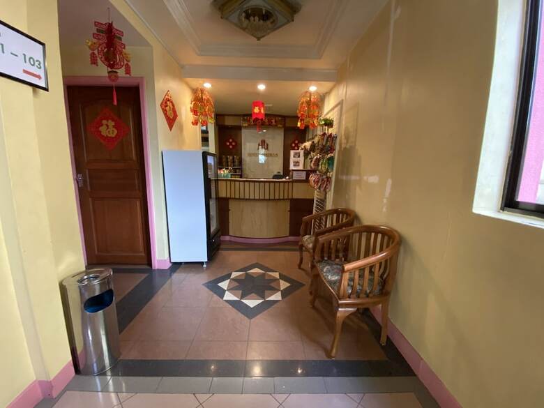 Oyo 89958 Hotel Umimas