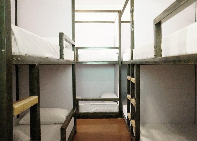 Hostal The Suite Hostel By Cafeplus Coffee - Adults Only