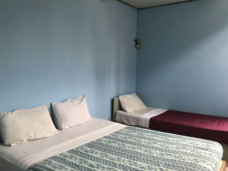 Spot On 89916 Gold Star Hotel