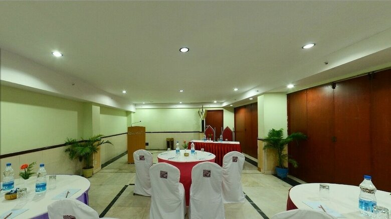 Hotel Royal Regency Lifotel By Crossway