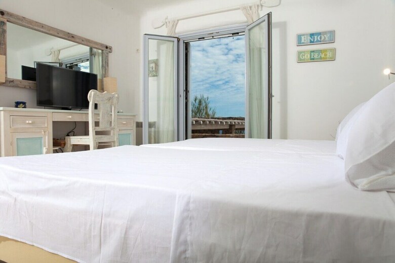 Villa Aurora III Bythe Pearls Collection