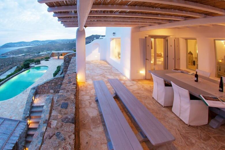 Villa Aurora III Bythe Pearls Collection