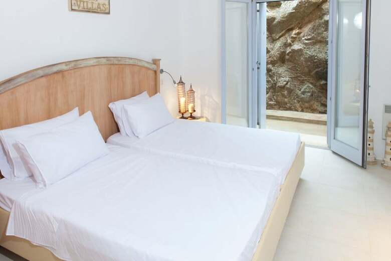 Villa Aurora III Bythe Pearls Collection