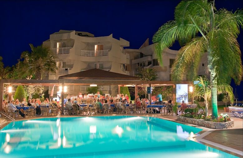 Aparthotel Orion Houses