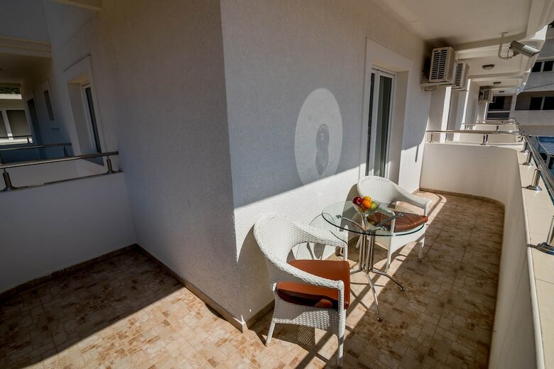 Bianca Apartments