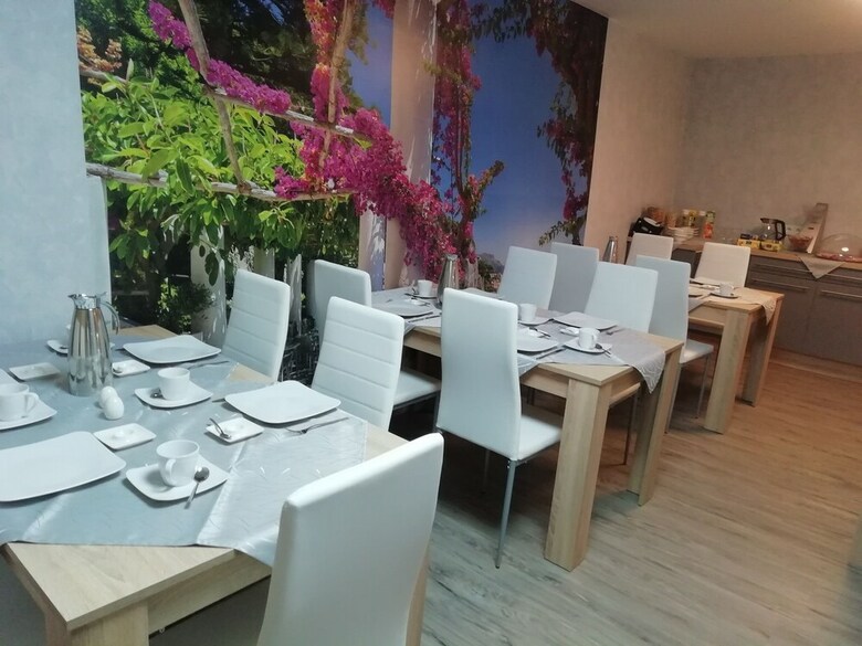 Hotel G�stehaus - Caf� Frank