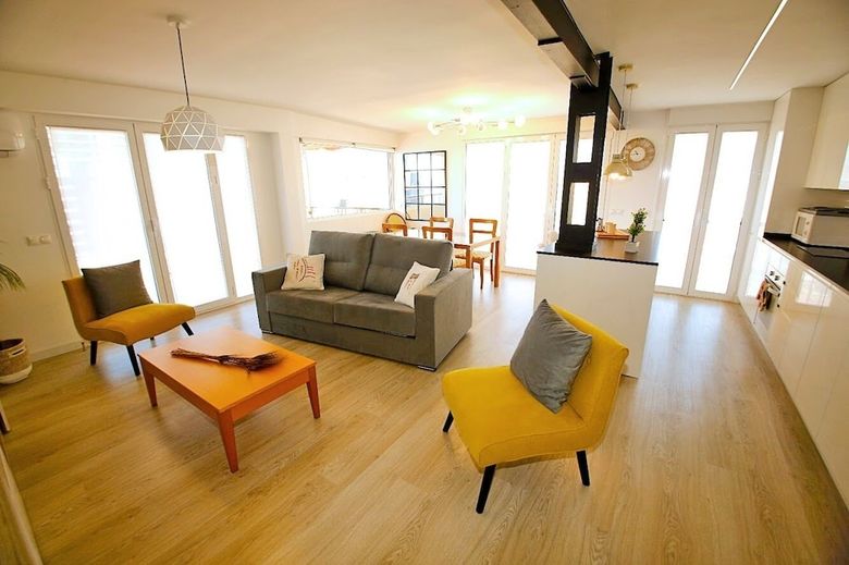 Apartamentos Alazan Tower