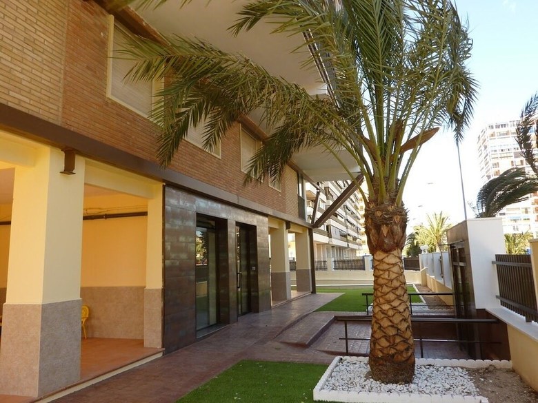 Apartamentos Alazan Tower