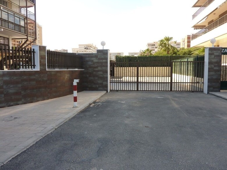 Apartamentos Alazan Tower