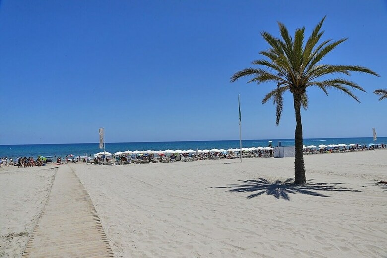 Apartamentos First Line Of The Beach