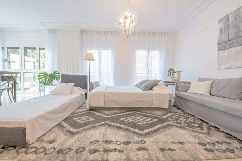 Luxury City Apartment