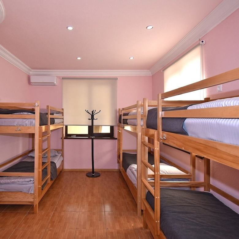Hostal Li-em Fauna Hostel