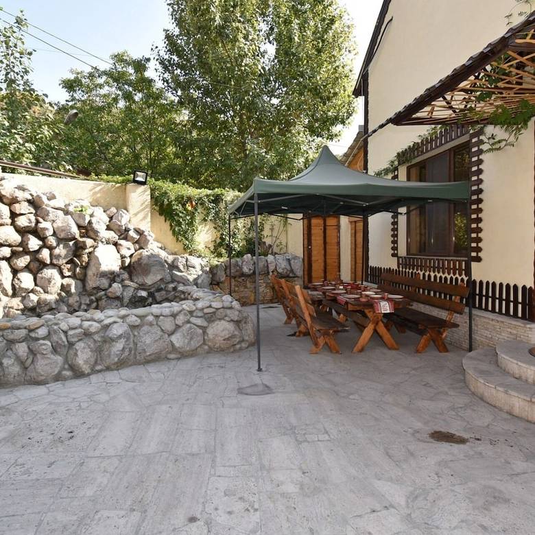 Hostal Li-em Fauna Hostel