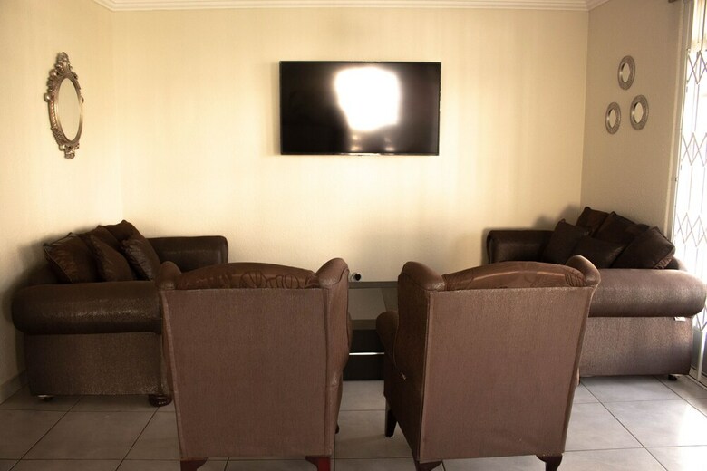 Bed & Breakfast Alicats Place Executive Lodge&conference