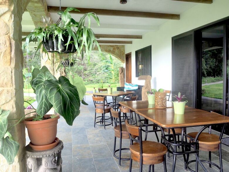 Bed & Breakfast Blue Jungle Lodge