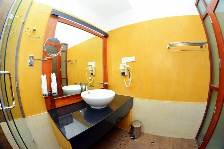 Beach Corridor Hotel & Spa