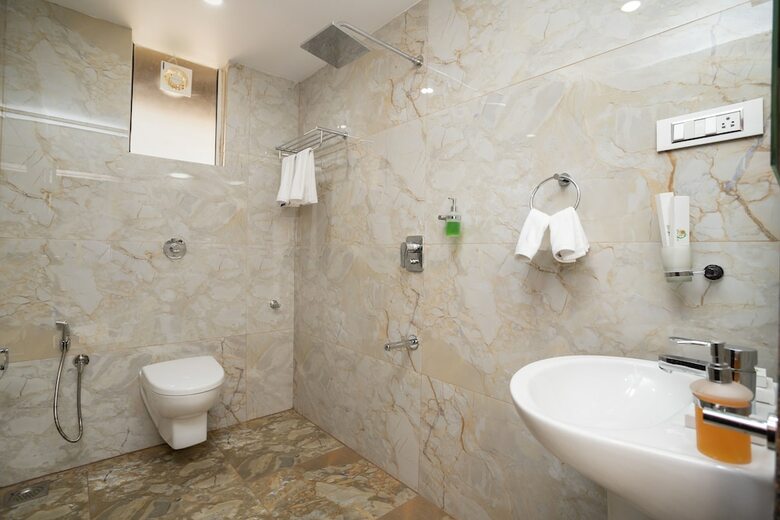 Hotel Sairaj Beach Resort