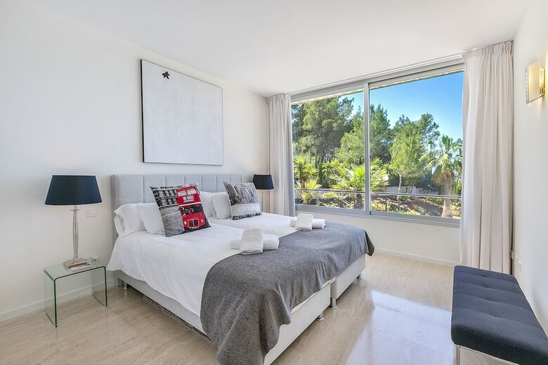Villa Bay Blue By Priority