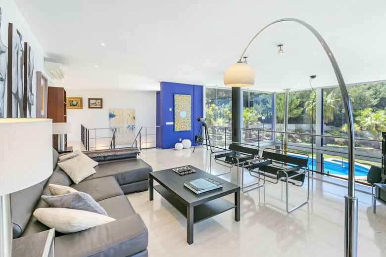 Villa Bay Blue By Priority
