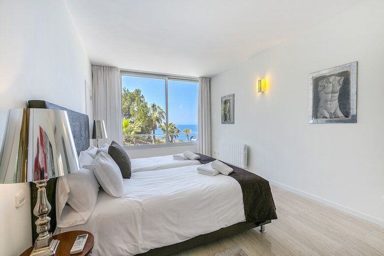 Villa Bay Blue By Priority