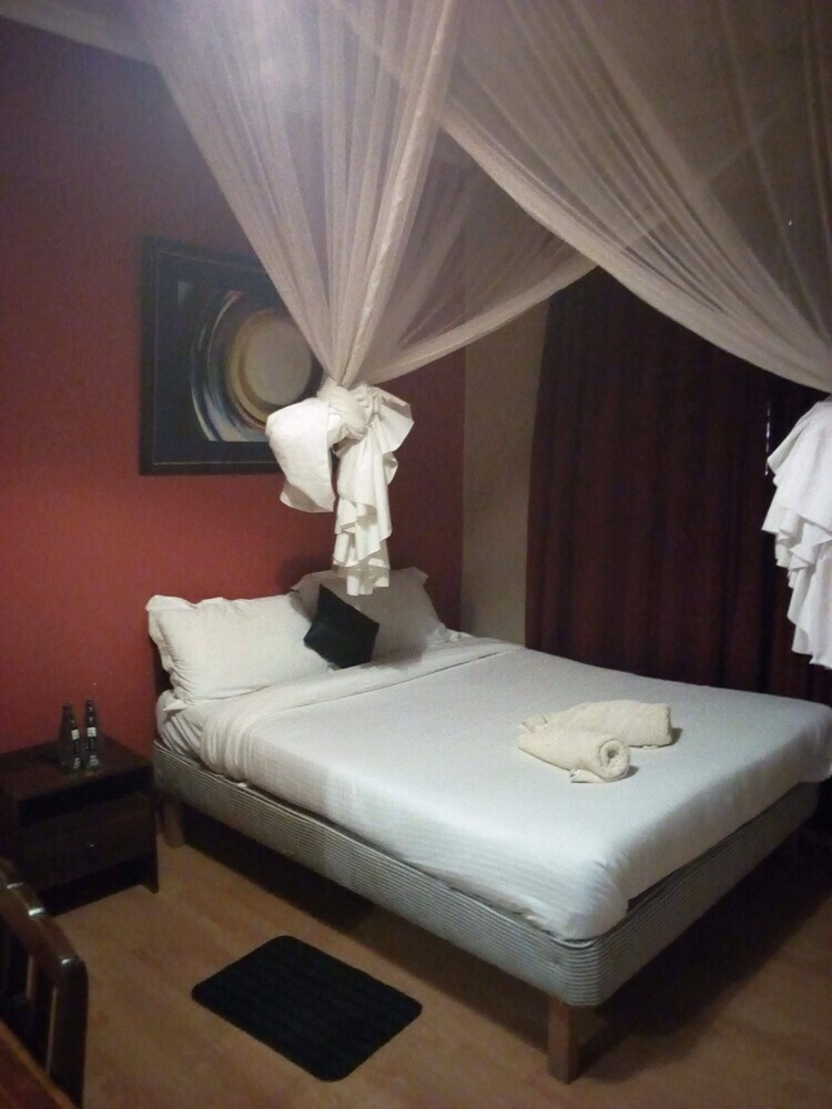 Matuu Ndallas Hotel
