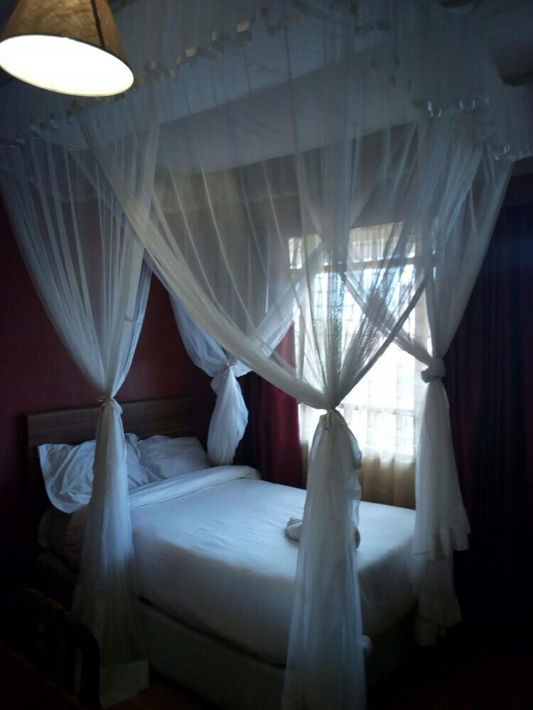 Matuu Ndallas Hotel