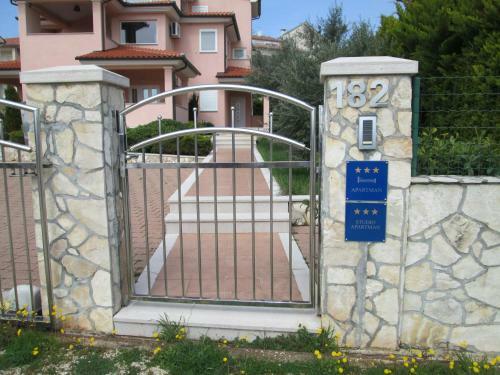 Apartments Villa Fernetich