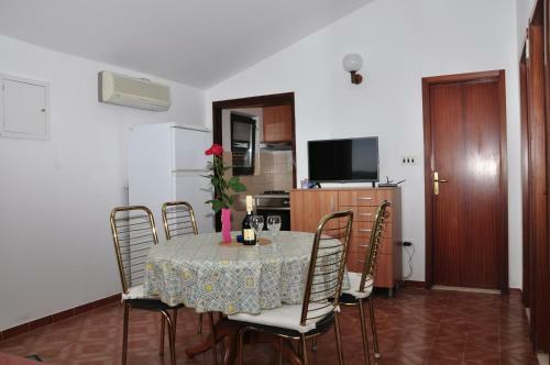 Hostal Bm Apartments Rogoznica