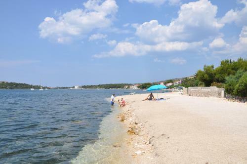 Hostal Bm Apartments Rogoznica