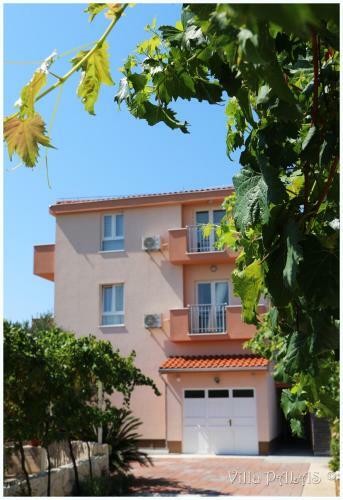 Apartamentos Villa Palas