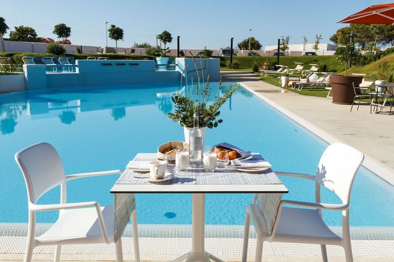 Seawater Hotel