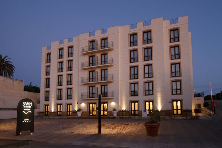 Seawater Hotel