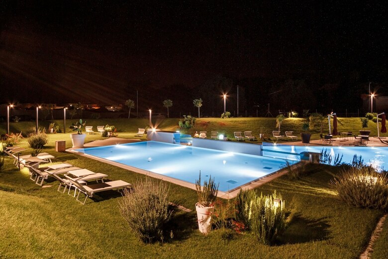 Seawater Hotel