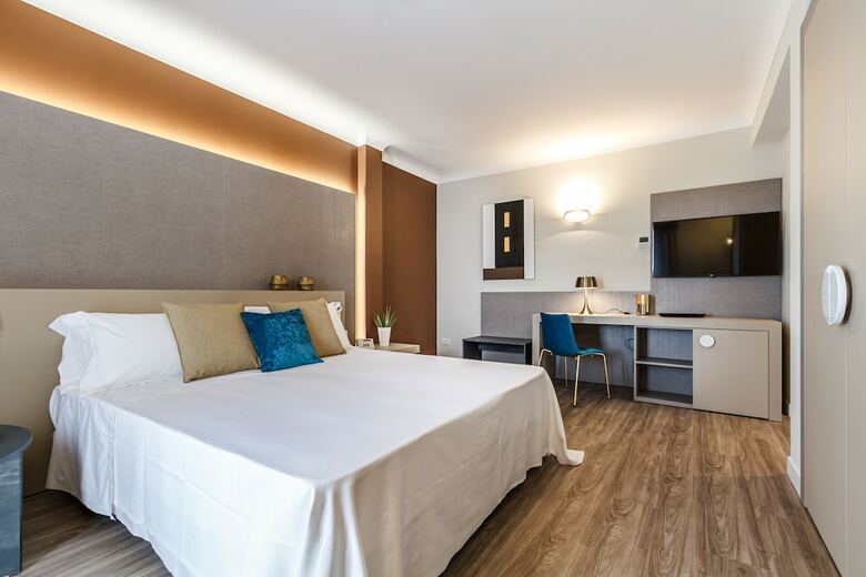 Seawater Hotel
