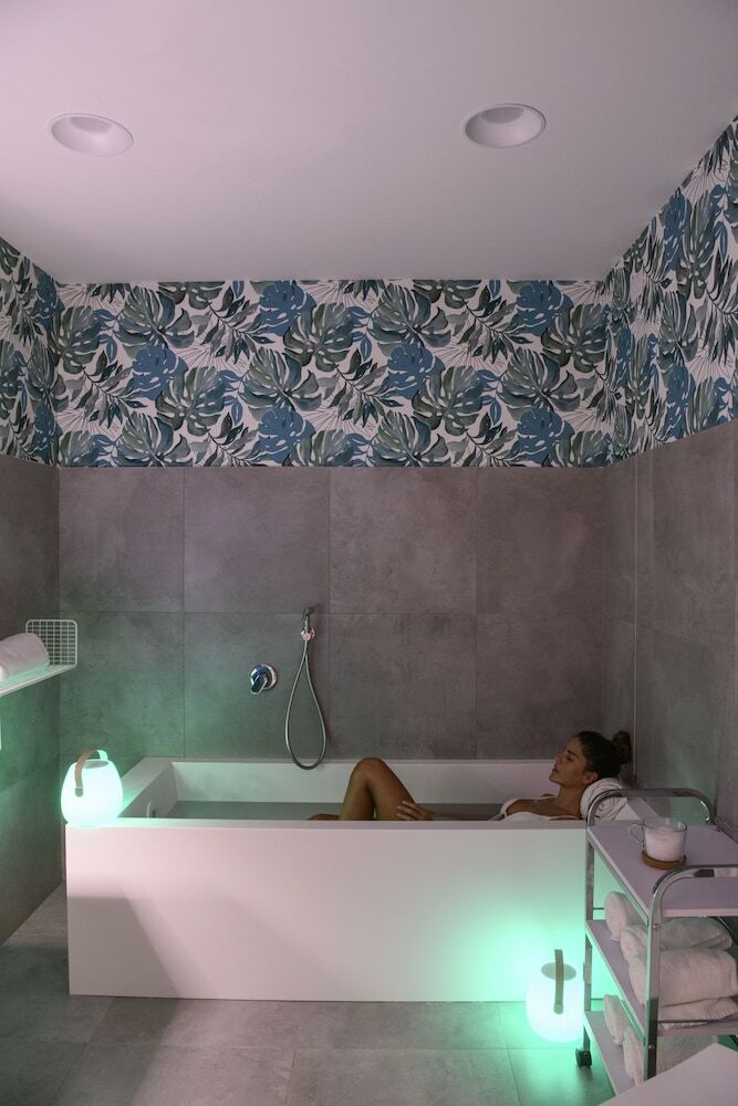 Seawater Hotel