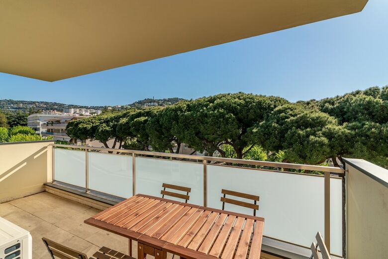 Large Apartment 5 Min From La Croisette