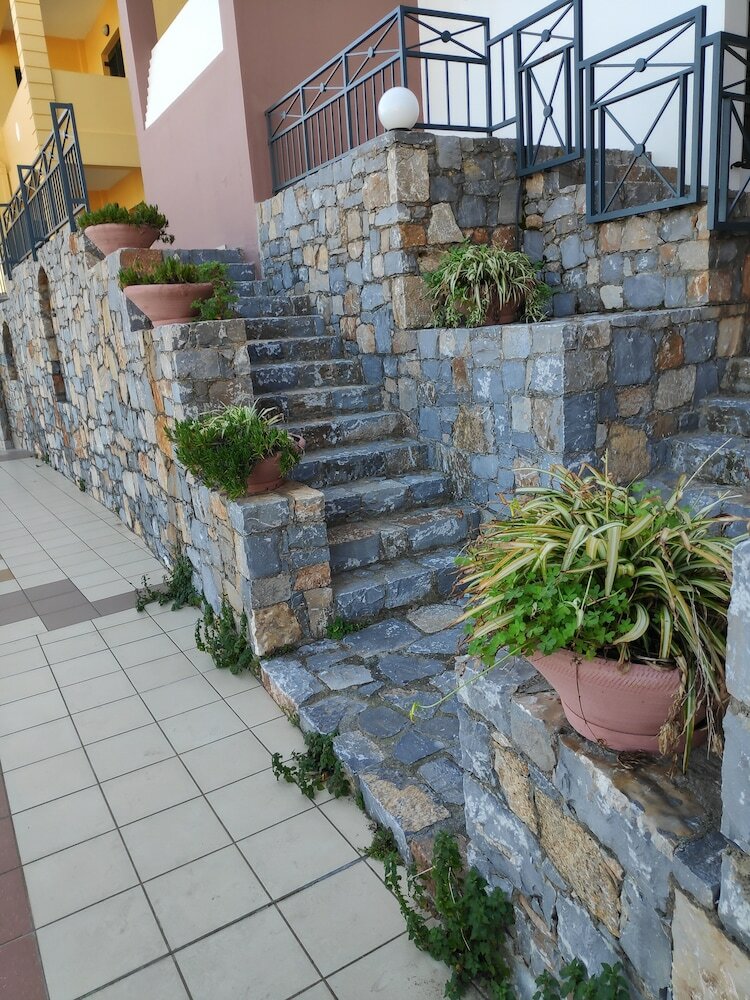 Minois Apartments - Adults Only