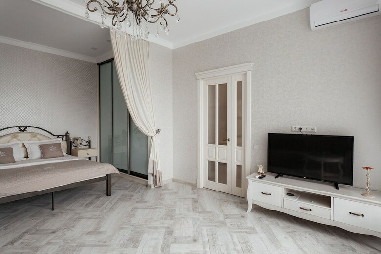 Royal Apartment Frantsuzkiy Bulvar 60