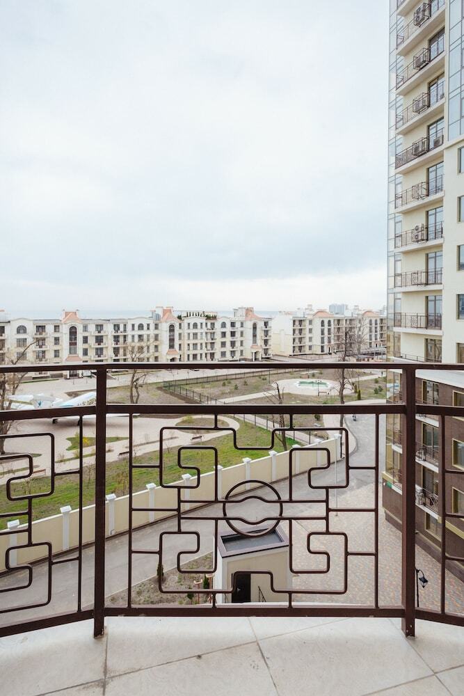 Royal Apartment Frantsuzkiy Bulvar 60