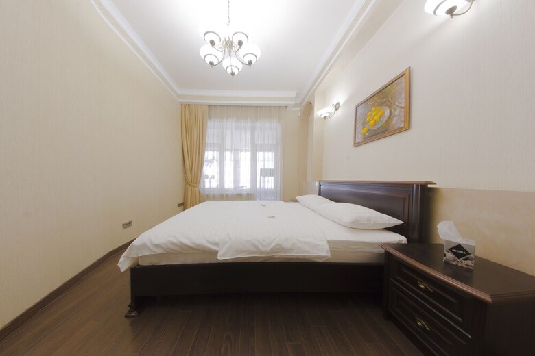 Royal Apartment Uspenskaya 12