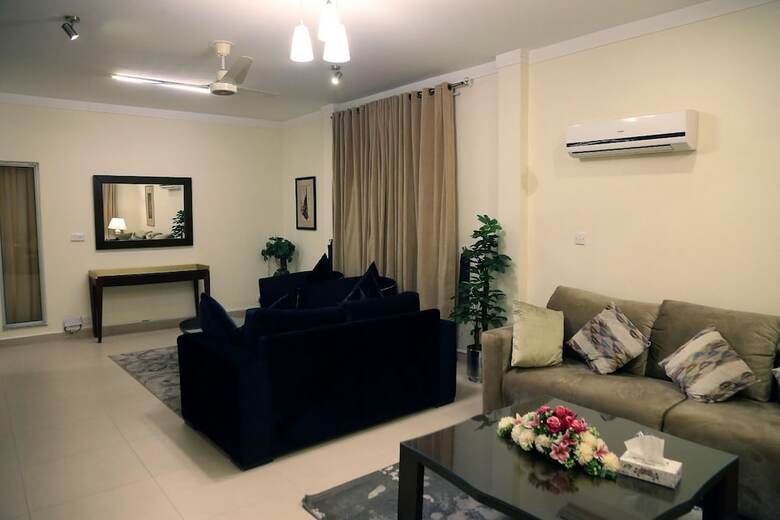Hotel Butterfly Guest House Phase 7 Bahria Town