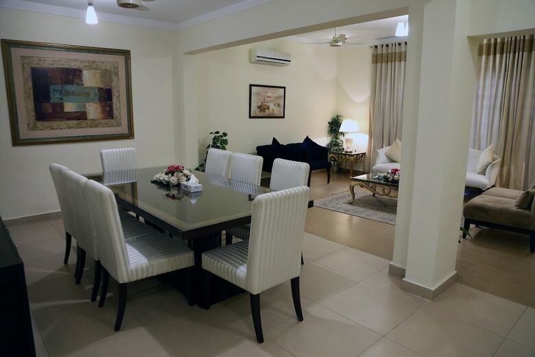 Hotel Butterfly Guest House Phase 7 Bahria Town
