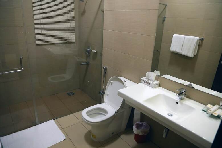 Hotel Butterfly Guest House Phase 7 Bahria Town