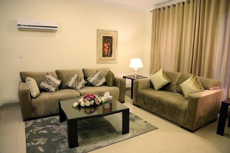 Hotel Butterfly Guest House Phase 7 Bahria Town