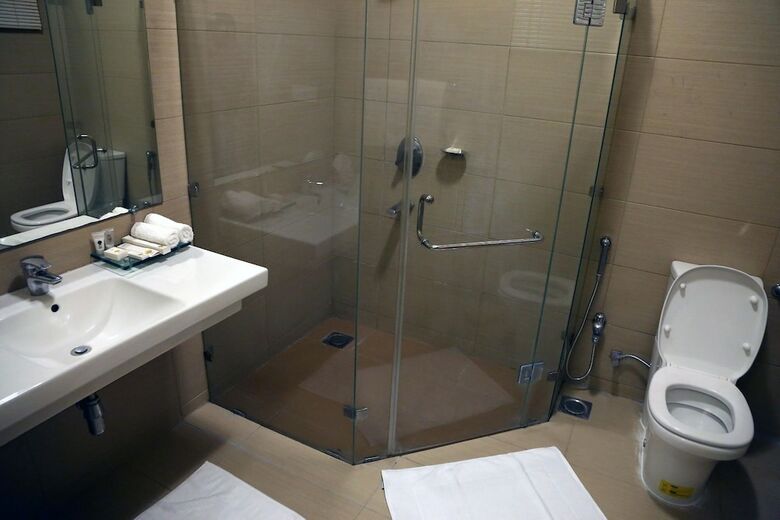 Hotel Butterfly Guest House Phase 7 Bahria Town