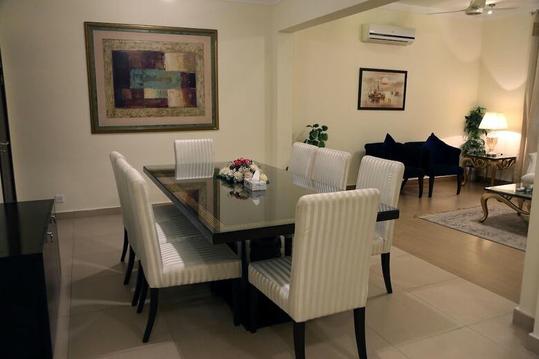 Hotel Butterfly Guest House Phase 7 Bahria Town
