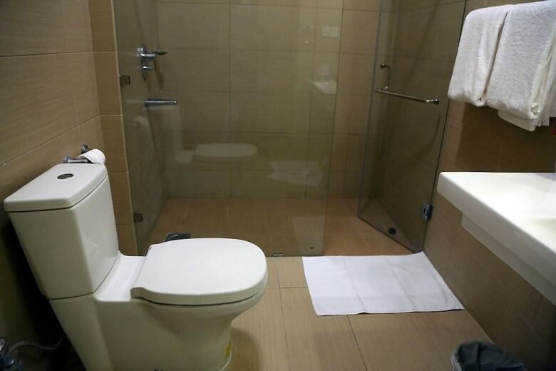 Hotel Butterfly Guest House Phase 7 Bahria Town